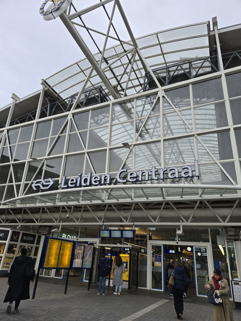 leiden C train station entrance