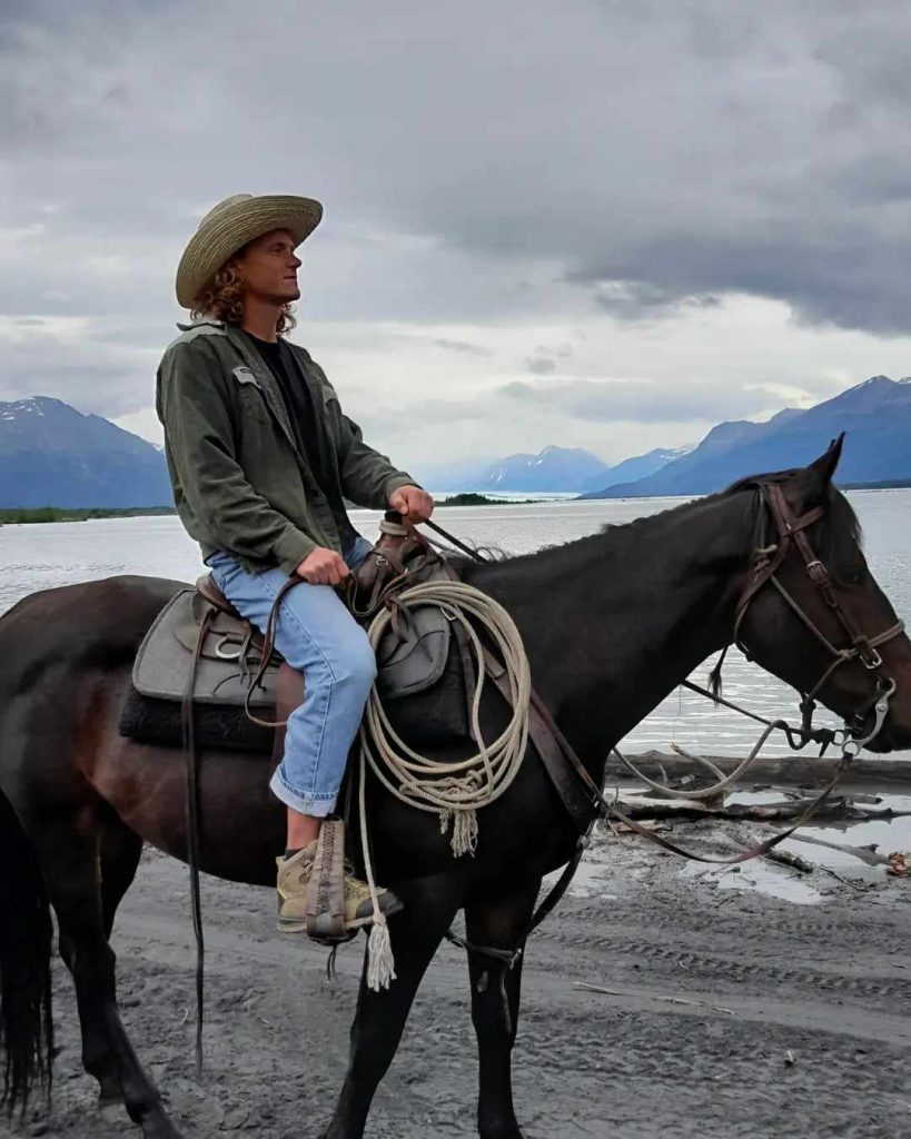 Jag som cowboy någonstanns i Alaska, USA. Foto: Kyra Pehrson