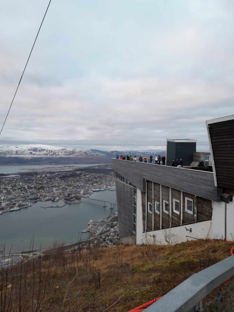 Enbild på fjellheisens gondolstation (Jag tog trapporna och sparade ca 300Kr)